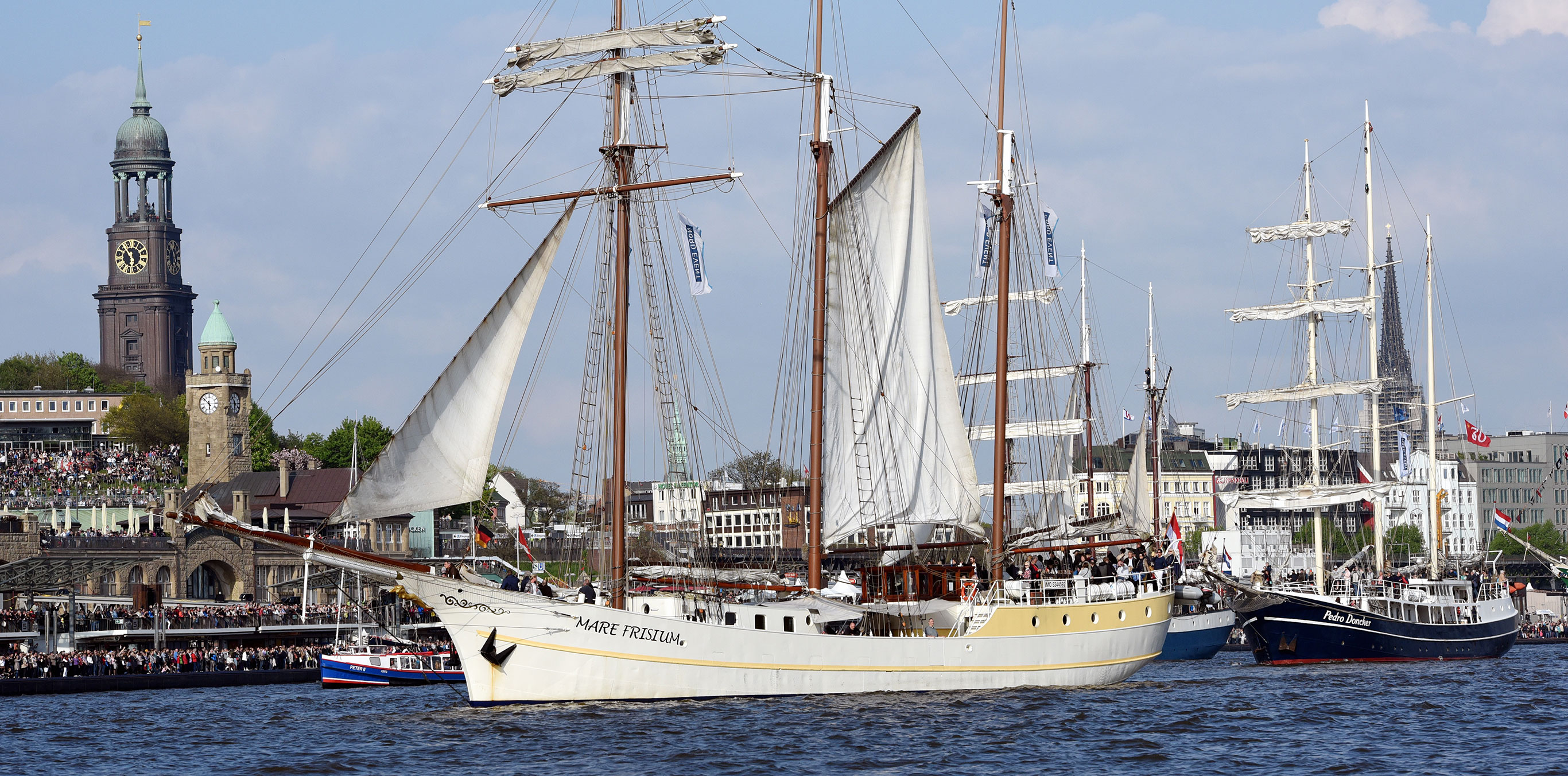 Segelschiff beim Hafengeburtstag in Hamburg